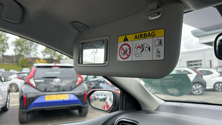 Toyota Yaris 1.5 Hybrid Icon 5dr CVT Hybrid Hatchback